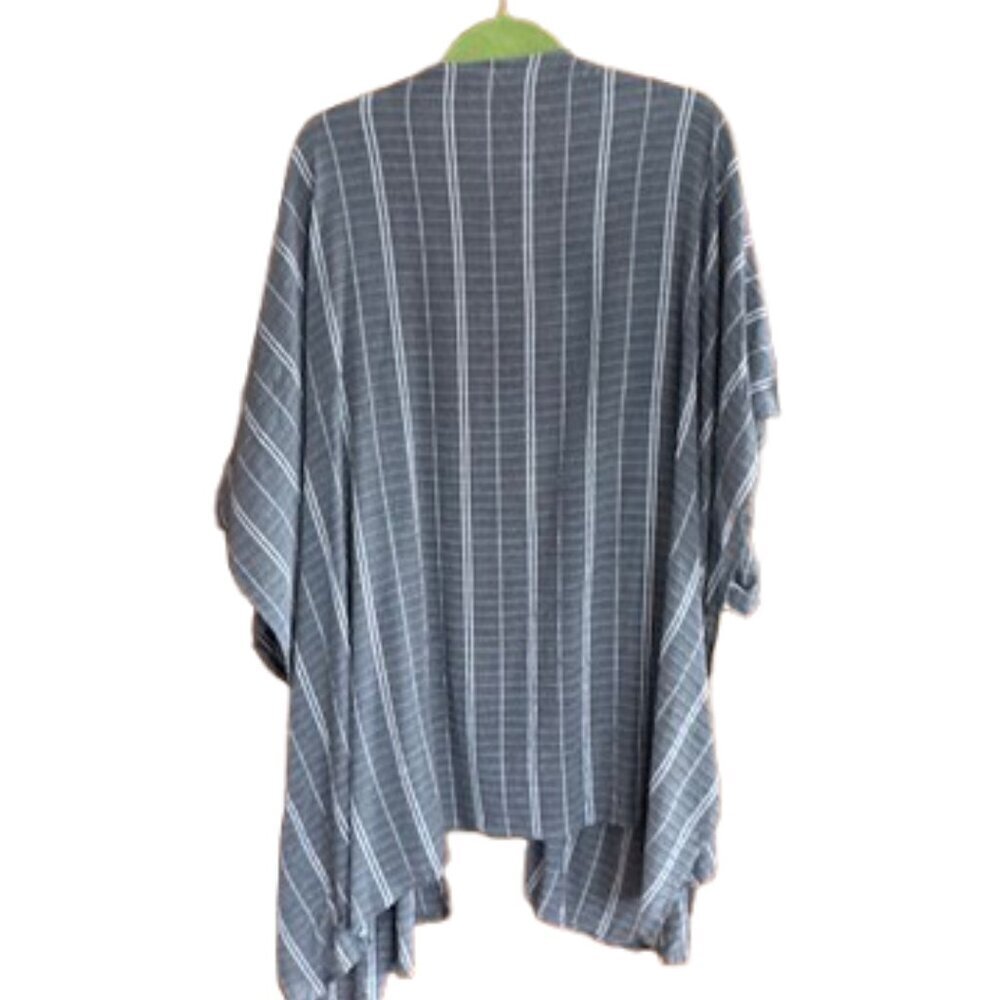 Terra & Sky Plus Cover Up, Grey with Short Kimono Sleeves Size 0X (14W) NWOT - Picture 2 of 3